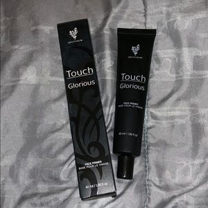 Touch glorious face primer!